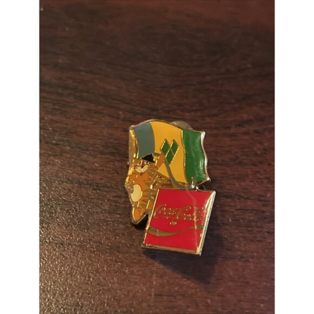 1988 Seoul Olympics Coca Cola Hodori Tiger St. Vincent & The Grenadines Flag Pin